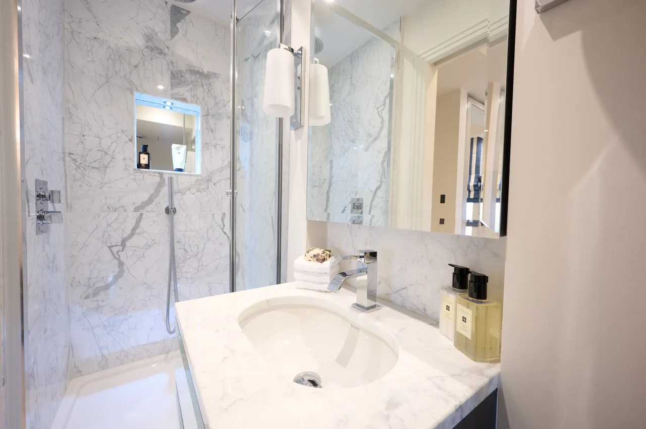 Flat 8, 161 Fulham Road, London, photo 9