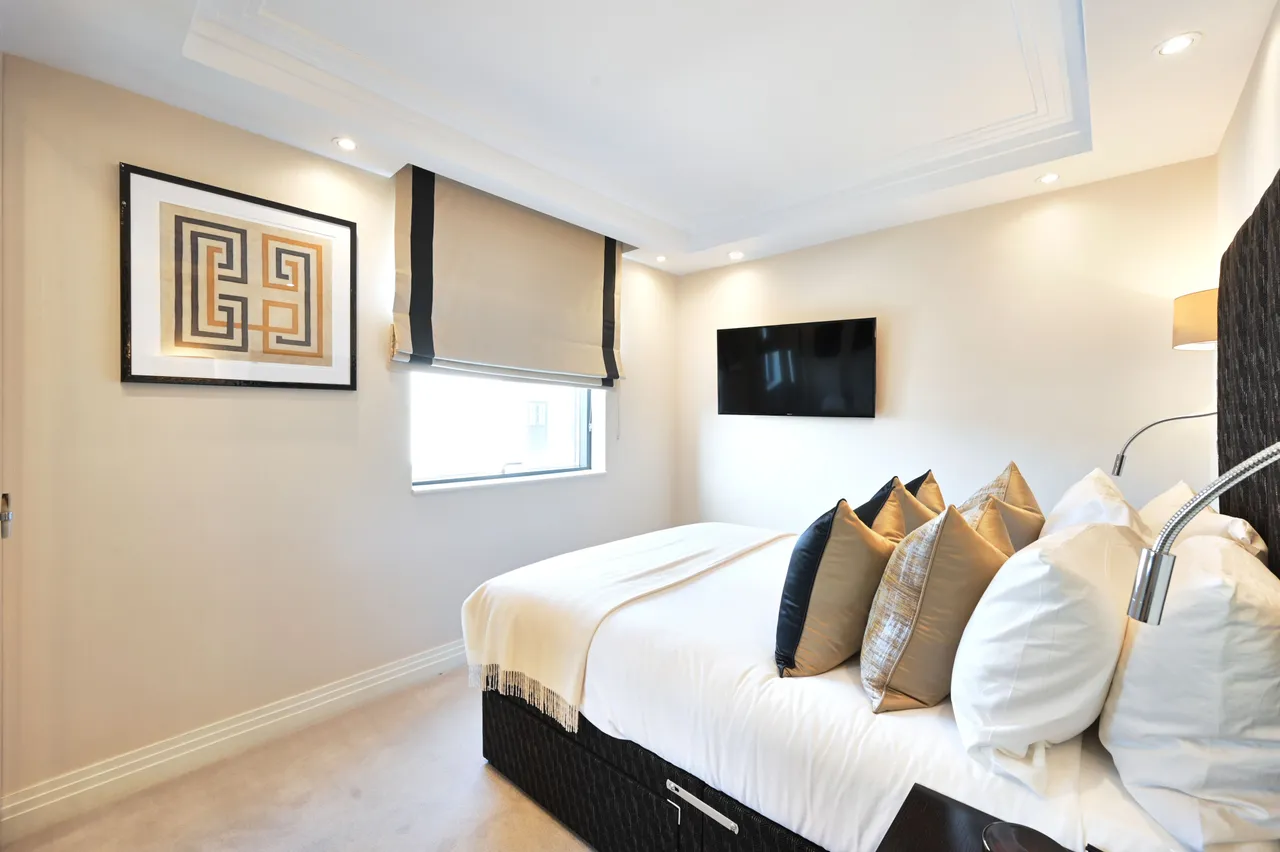 Flat 8, 161 Fulham Road, London, photo 5