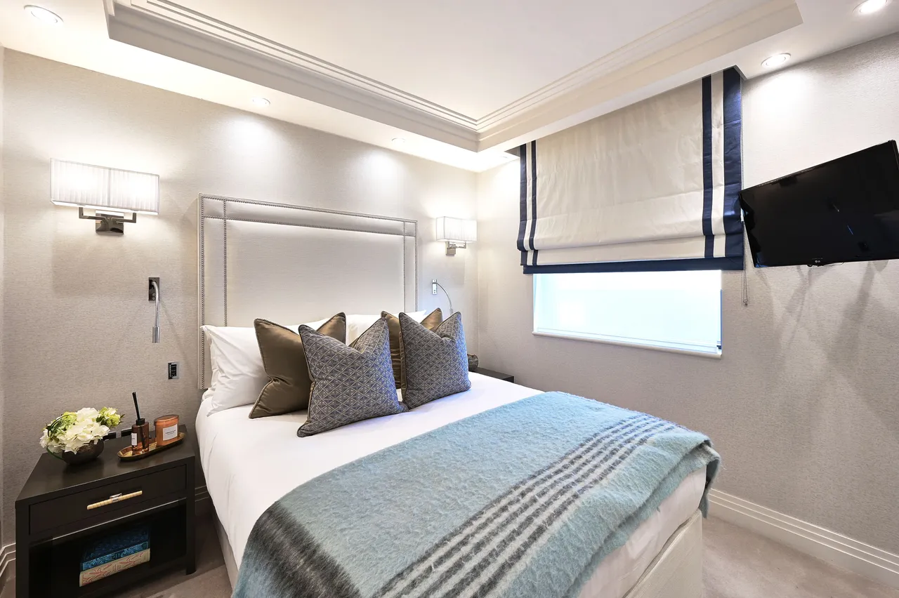 Flat 8, 161 Fulham Road, London, photo 8
