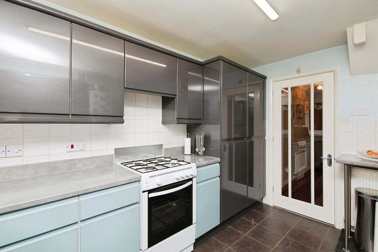 Clipstone Gardens, Oakwood, Derby, photo 8