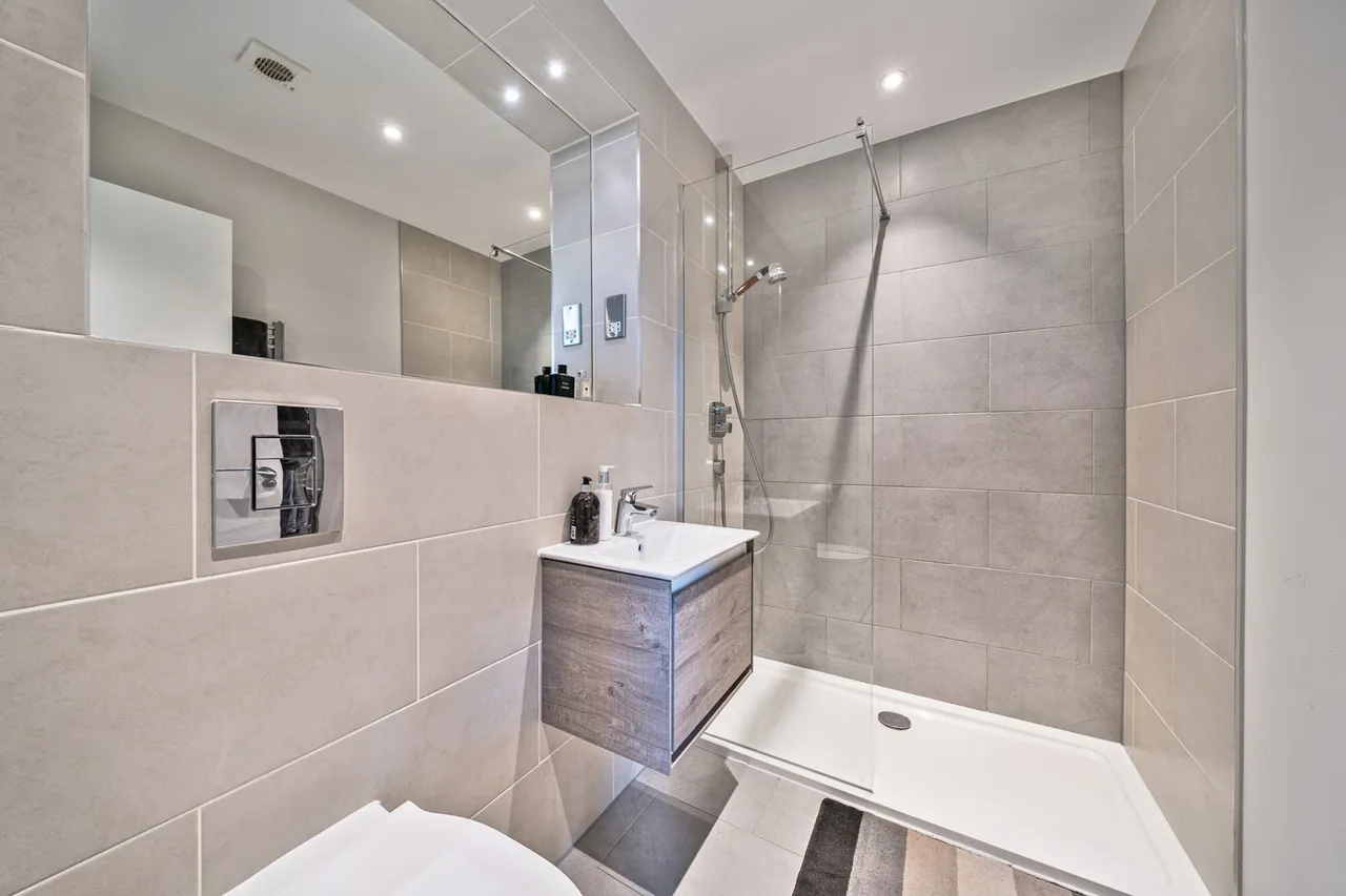 Field End Road, Ruislip, HA4, photo 8