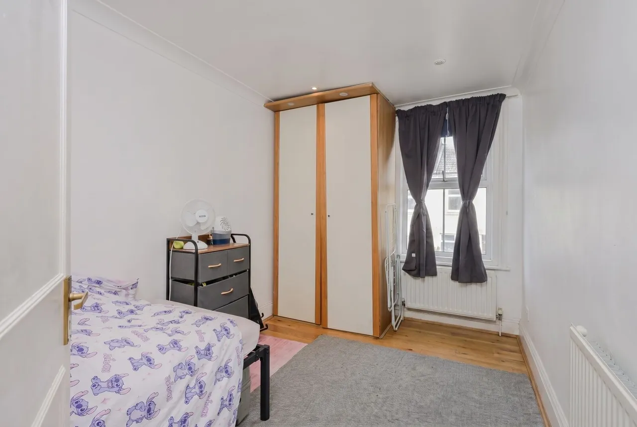 Haydons Road, London, SW19, photo 2
