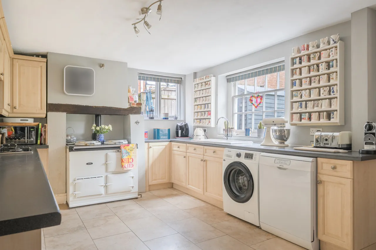 London Road, Marlborough, SN8, photo 5