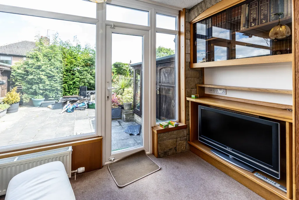 Oaklands Drive, Huddersfield, photo 8