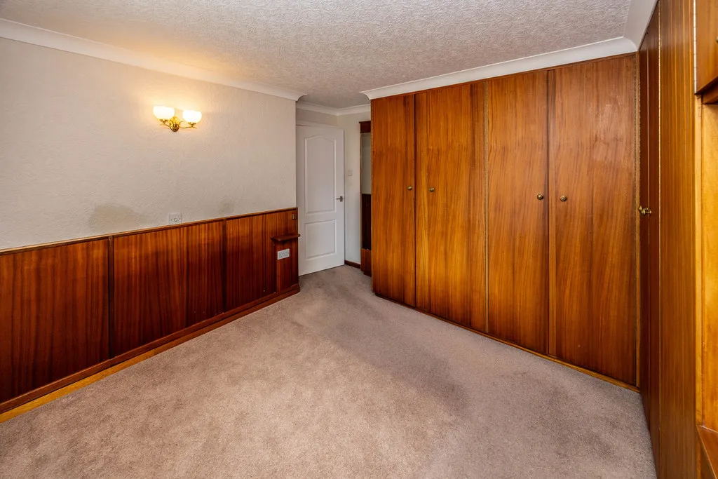 Oaklands Drive, Huddersfield, photo 16
