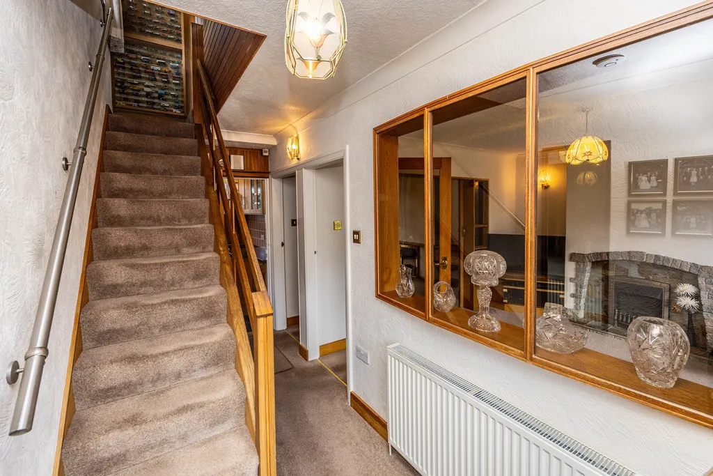Oaklands Drive, Huddersfield, photo 11