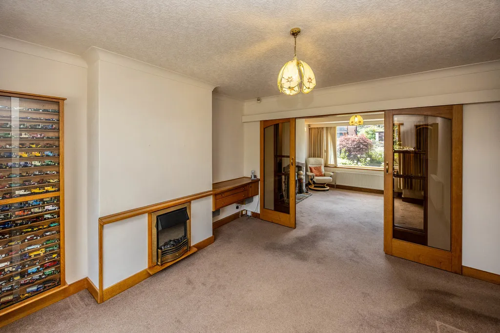 Oaklands Drive, Huddersfield, photo 6