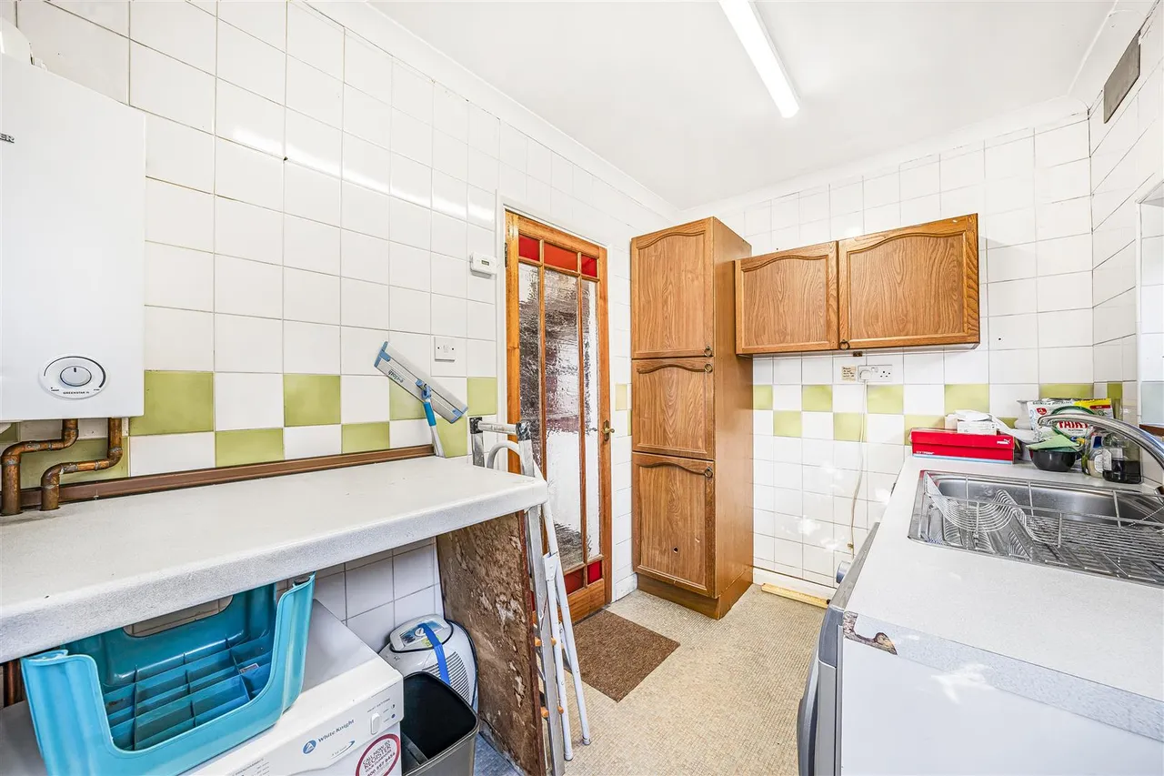 Westward Road, Chingford, E4 8QG, photo 9