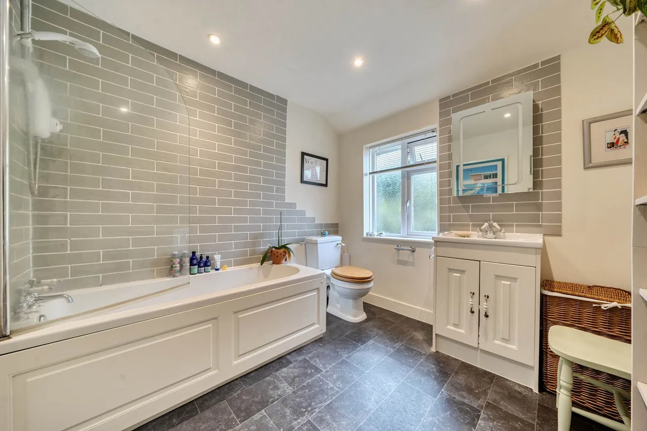 Commonside Downley, High Wycombe, HP13 5XG, photo 6