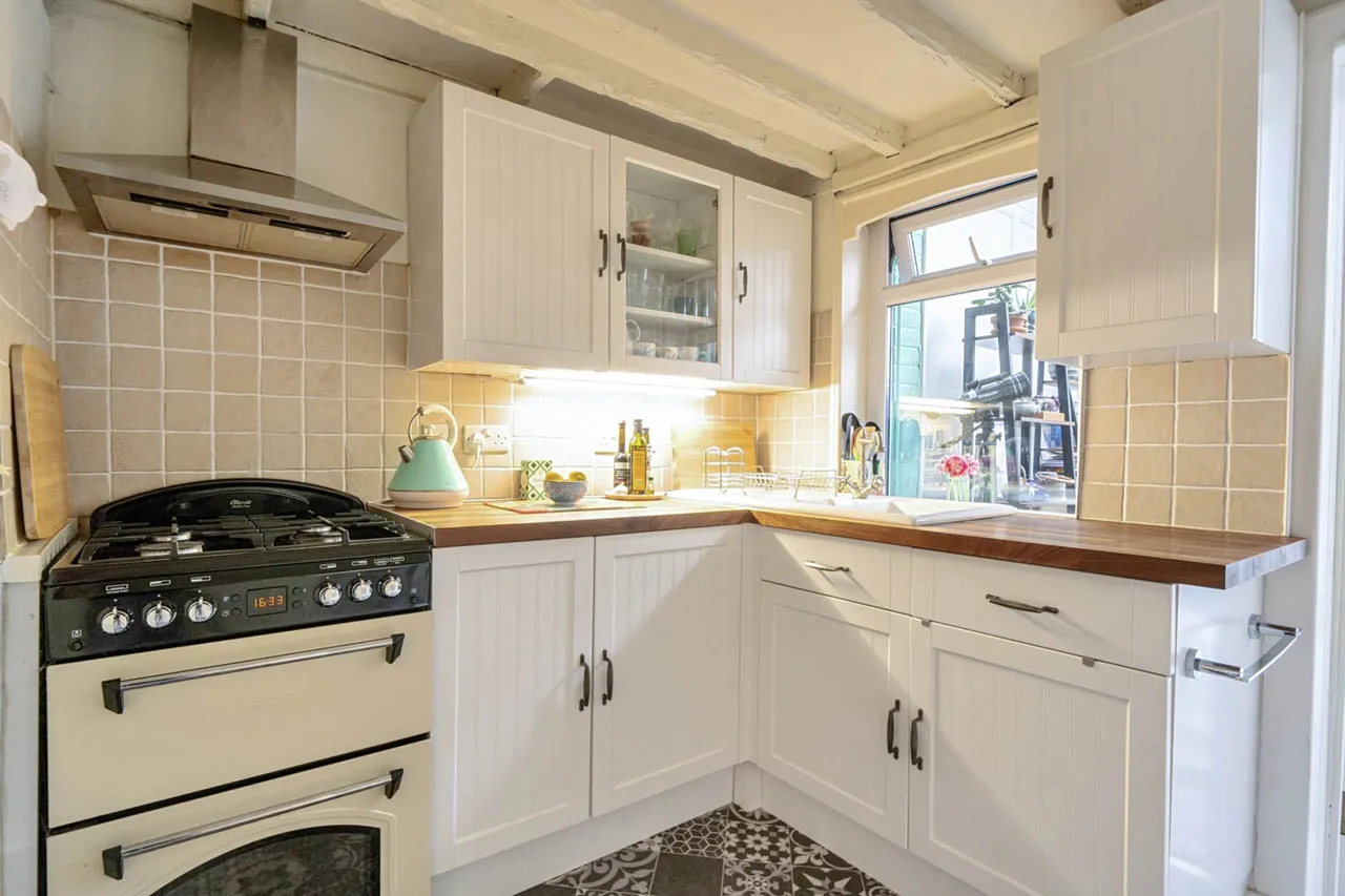 Commonside Downley, High Wycombe, HP13 5XG, photo 9