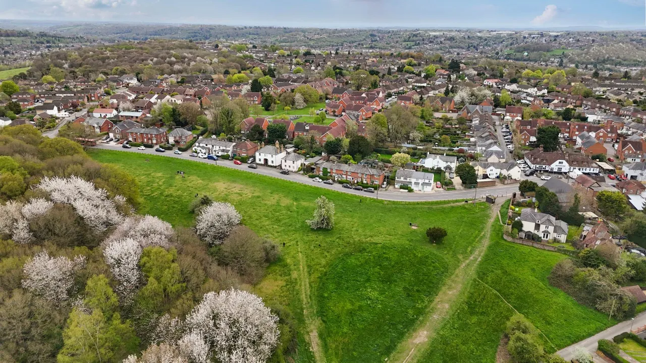 Commonside Downley, High Wycombe, HP13 5XG, photo 16