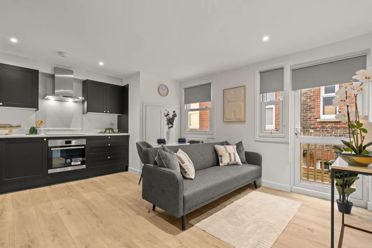 Boltro Road, Haywards Heath, RH16, photo 2