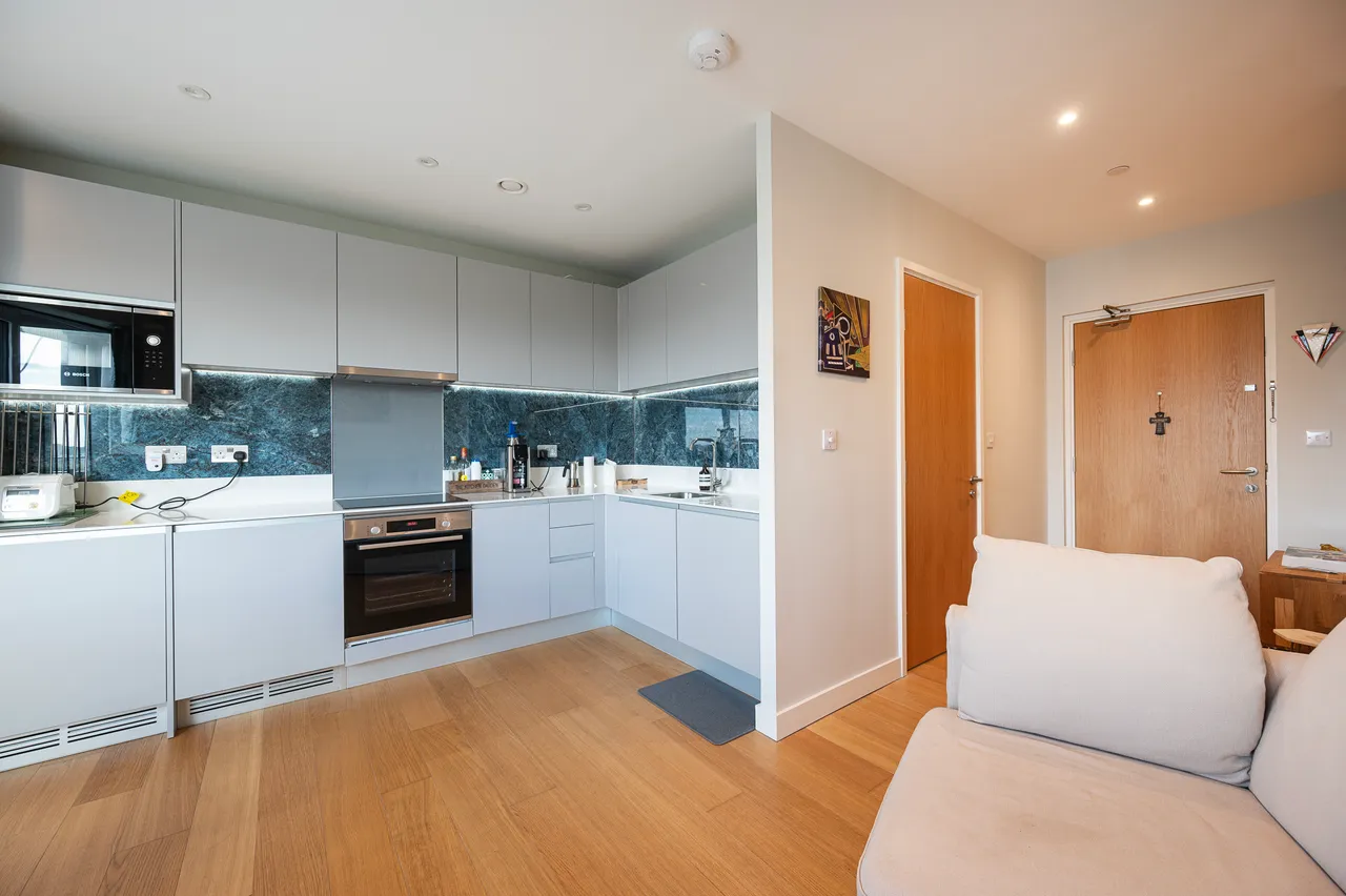 Flat 704 Navigation Point 2, Hale Wharf, London, photo 4