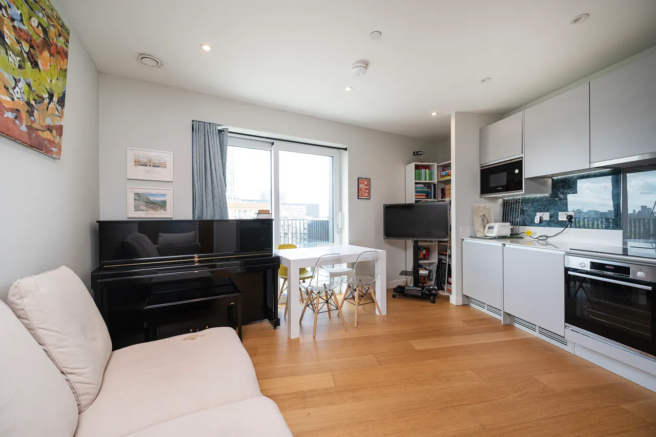 Flat 704 Navigation Point 2, Hale Wharf, London, photo 2