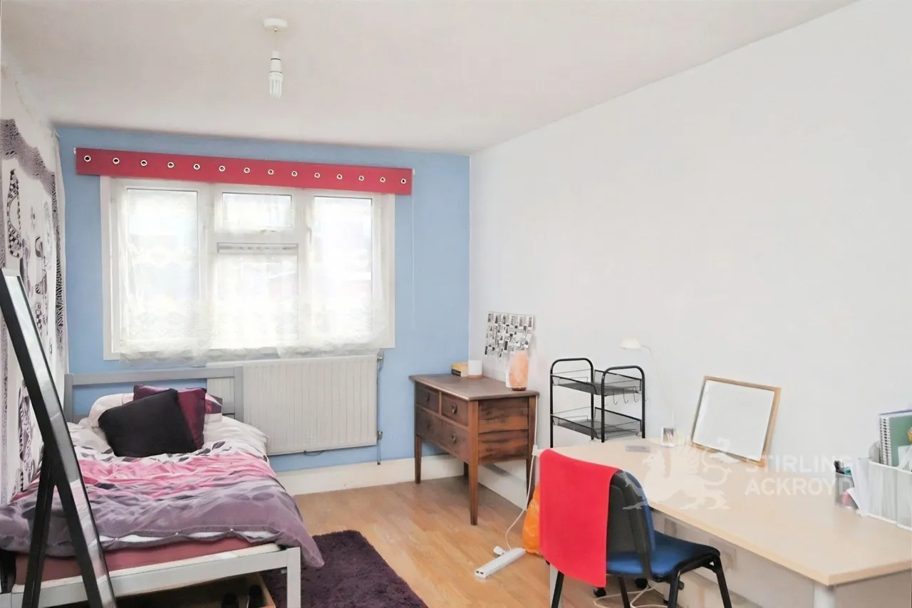 Park Barn Drive, Guildford, GU2, photo 5