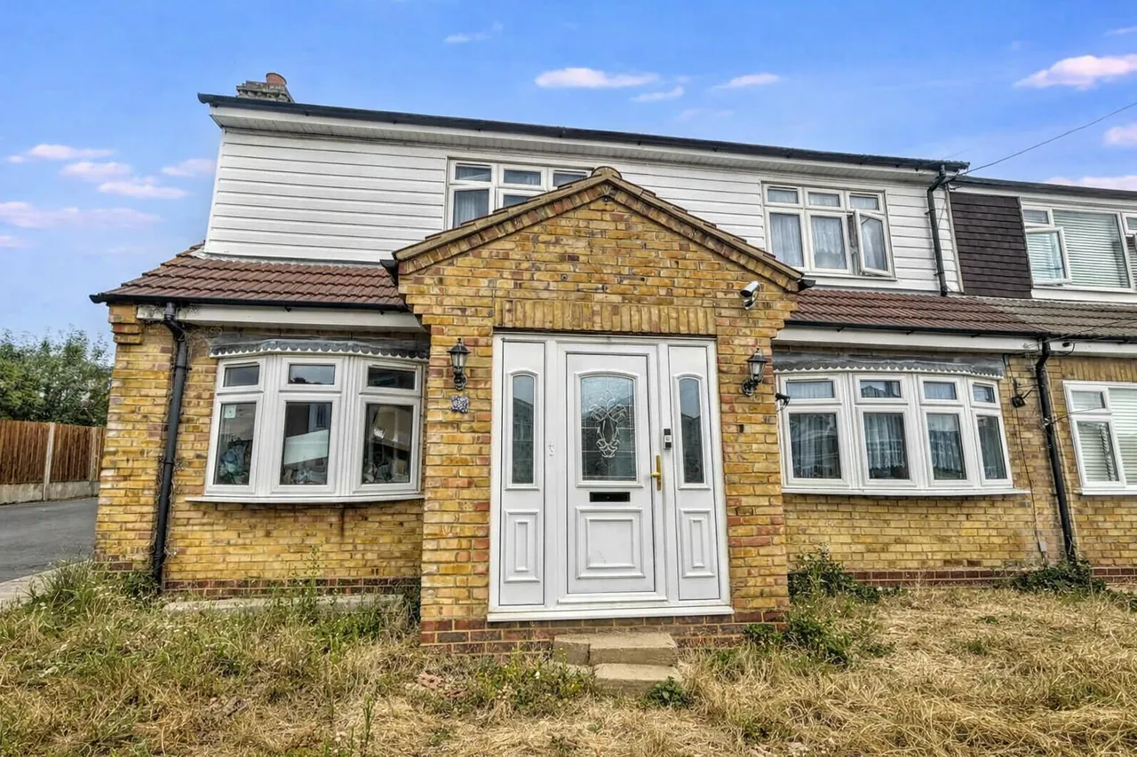 4 bed house for sale, Orchard Avenue, Hockley, SS5
