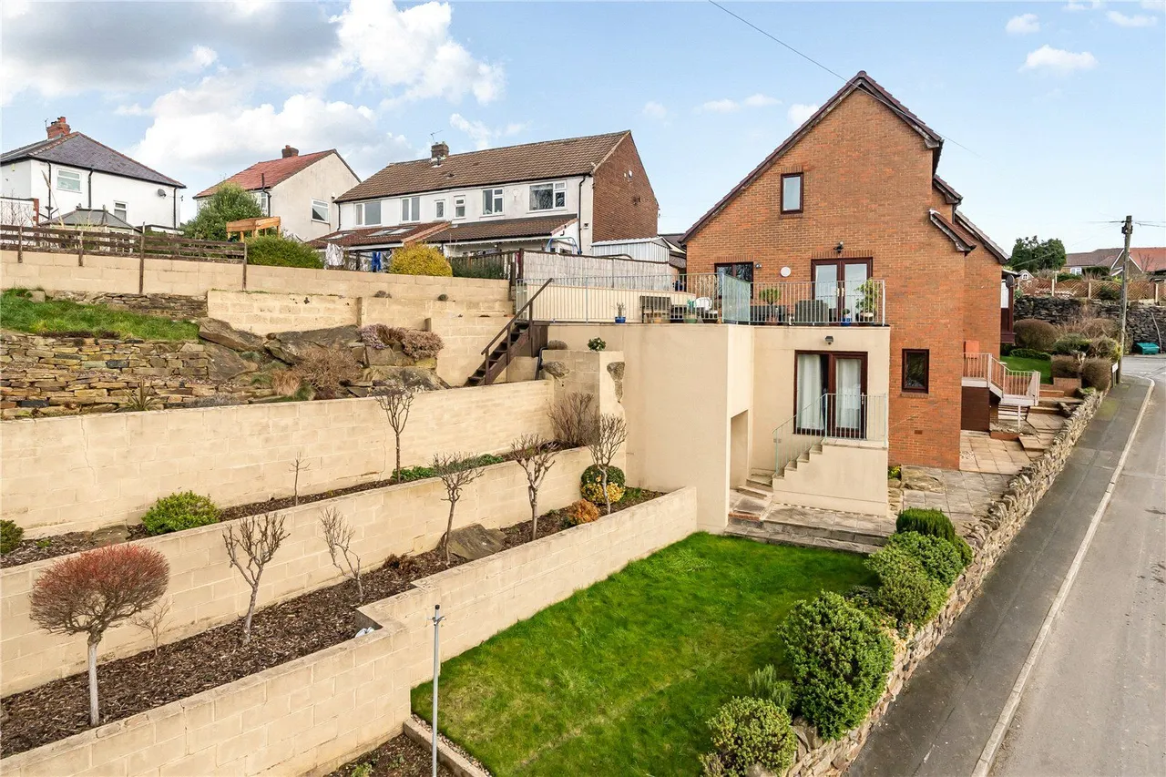New Occupation Lane, Pudsey, LS28, photo 25