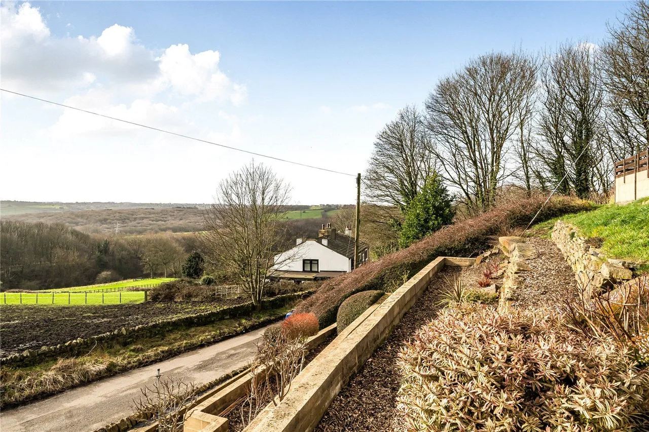 New Occupation Lane, Pudsey, LS28, photo 27