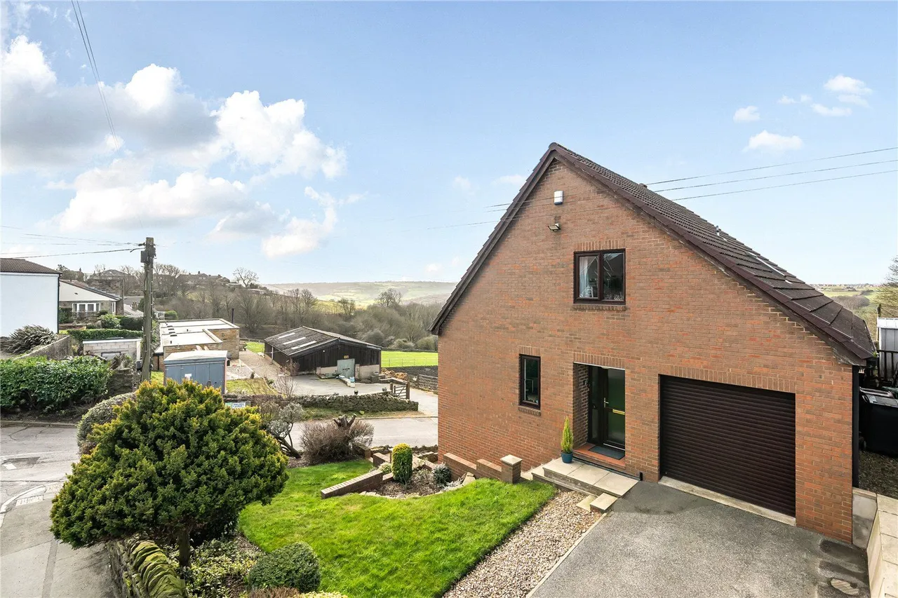 New Occupation Lane, Pudsey, LS28, photo 3