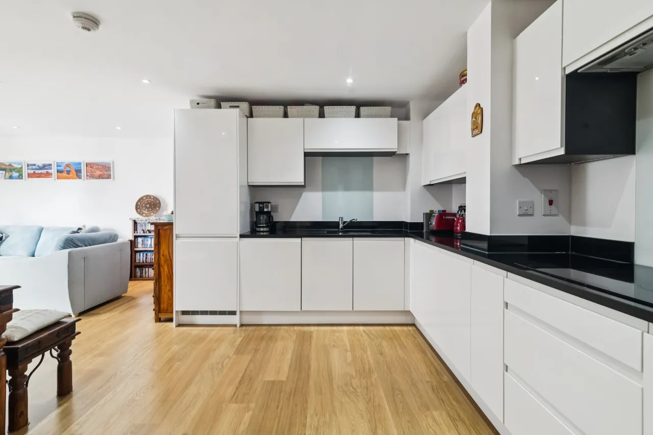 Knightley Walk, London, SW18, photo 12