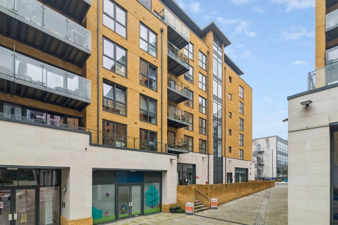 Knightley Walk, London, SW18, photo 15