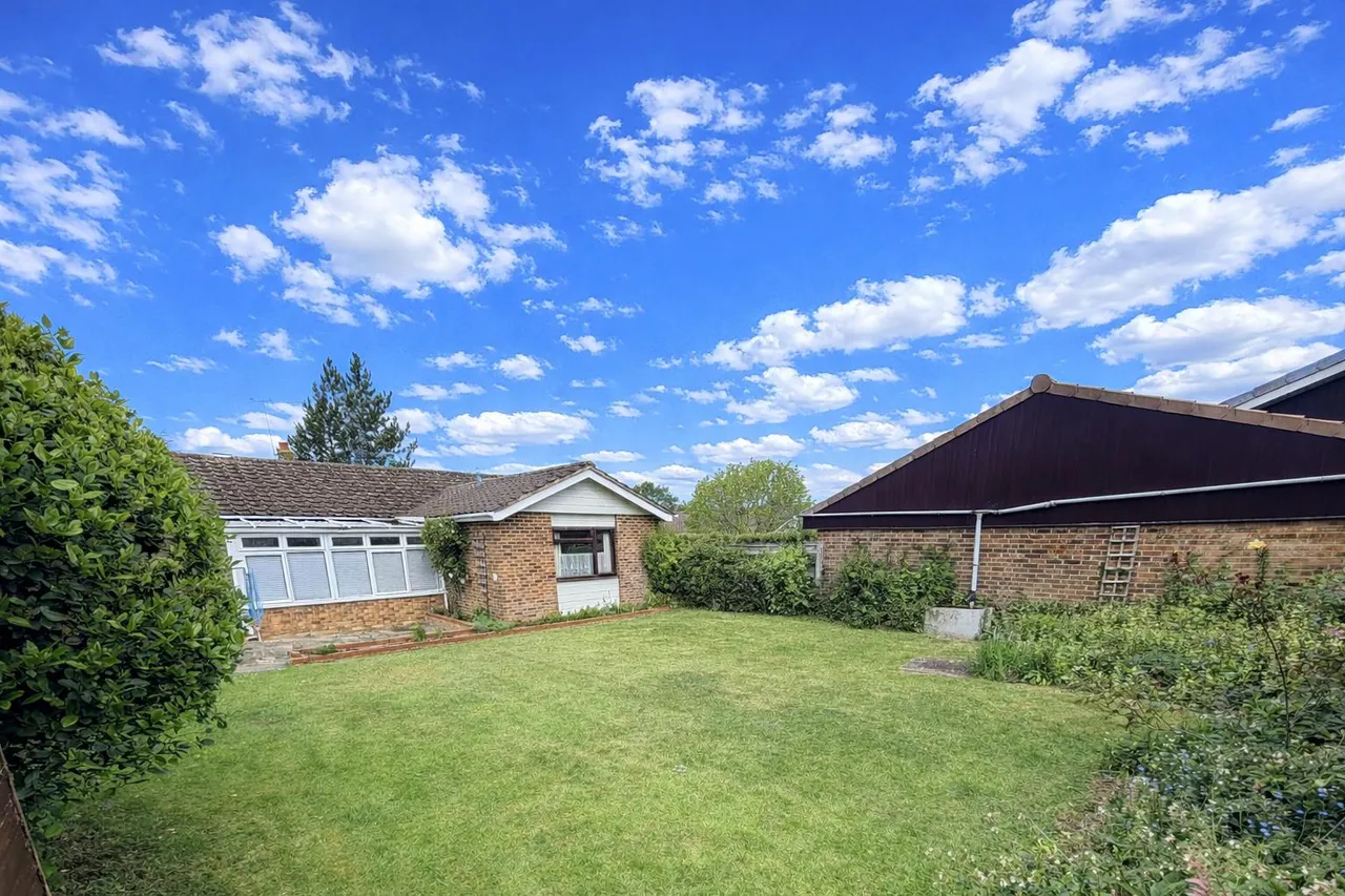 School Drive, Milton Keynes, MK17, photo 26