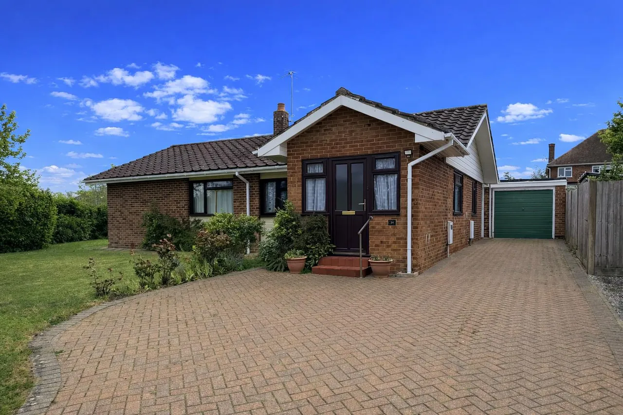 4 bed house for sale, School Drive, Milton Keynes, MK17