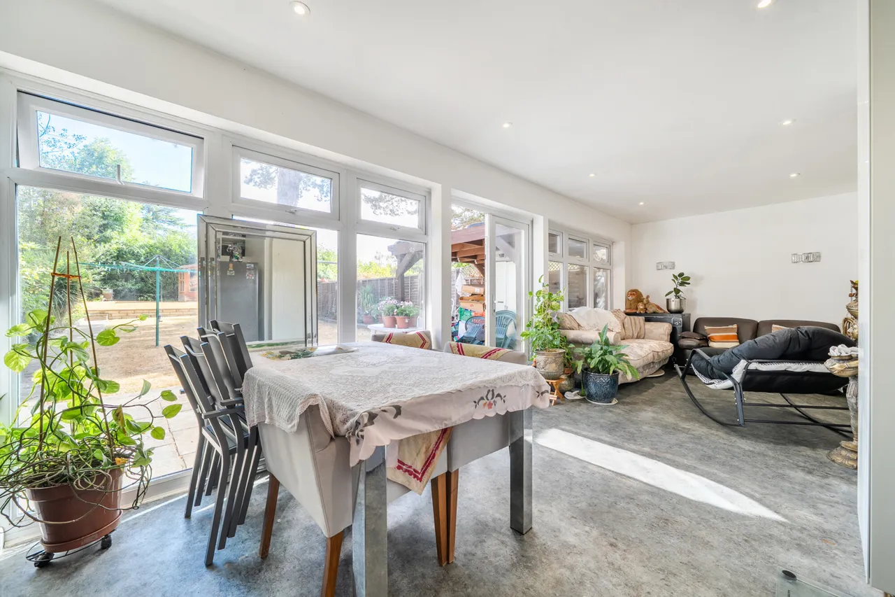 Westfield Park, Pinner, HA5, photo 2