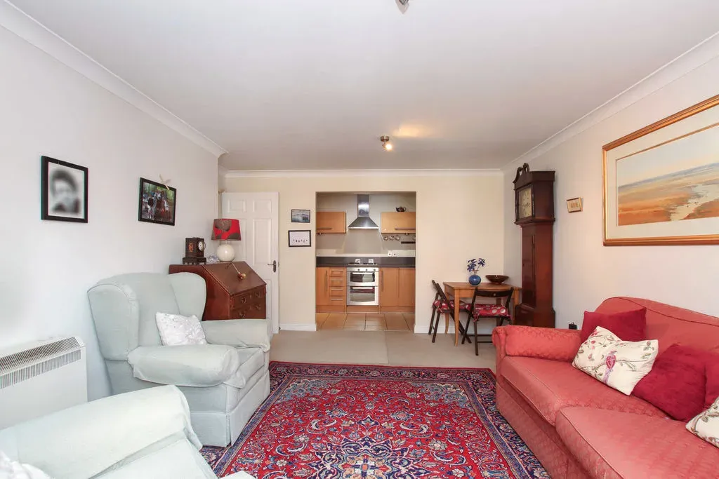 Gowers Yard, Tring, Hertfordshire, HP23 4FH, photo 2