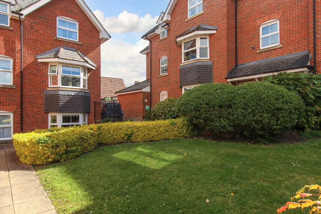 Gowers Yard, Tring, Hertfordshire, HP23 4FH, photo 4