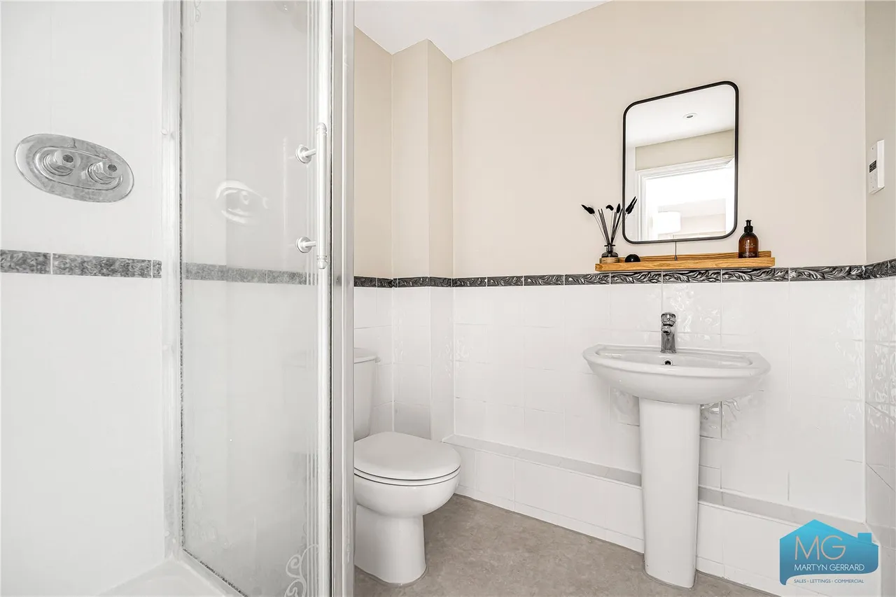 Sparkford Gardens, London, N11, photo 5