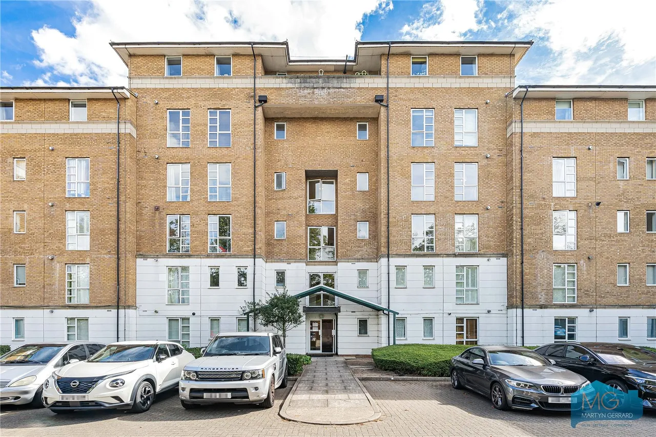 Sparkford Gardens, London, N11, photo 13