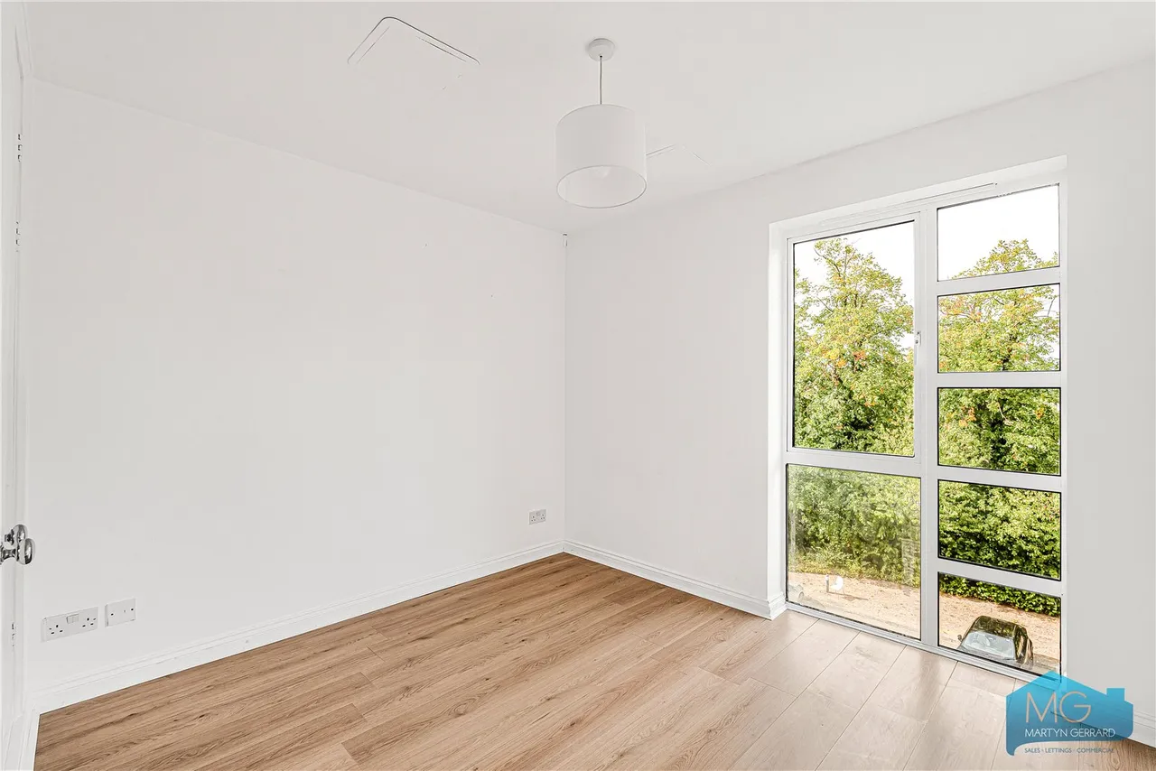 Sparkford Gardens, London, N11, photo 10