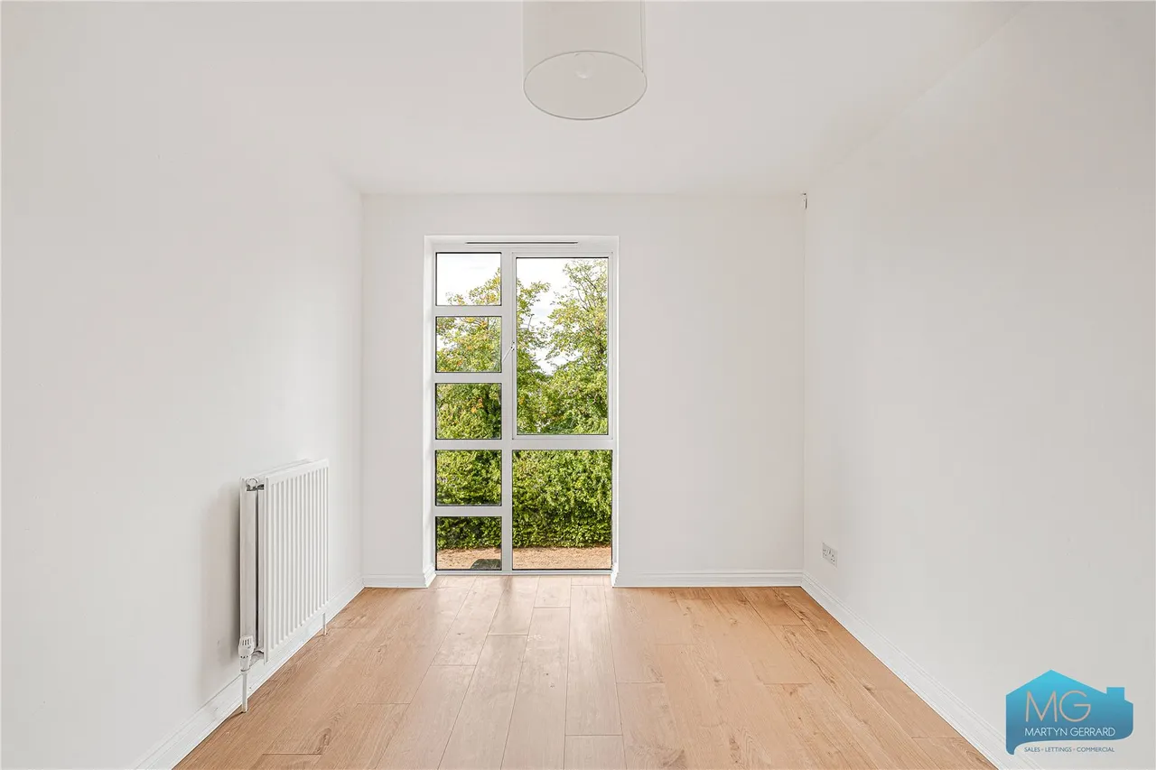 Sparkford Gardens, London, N11, photo 14