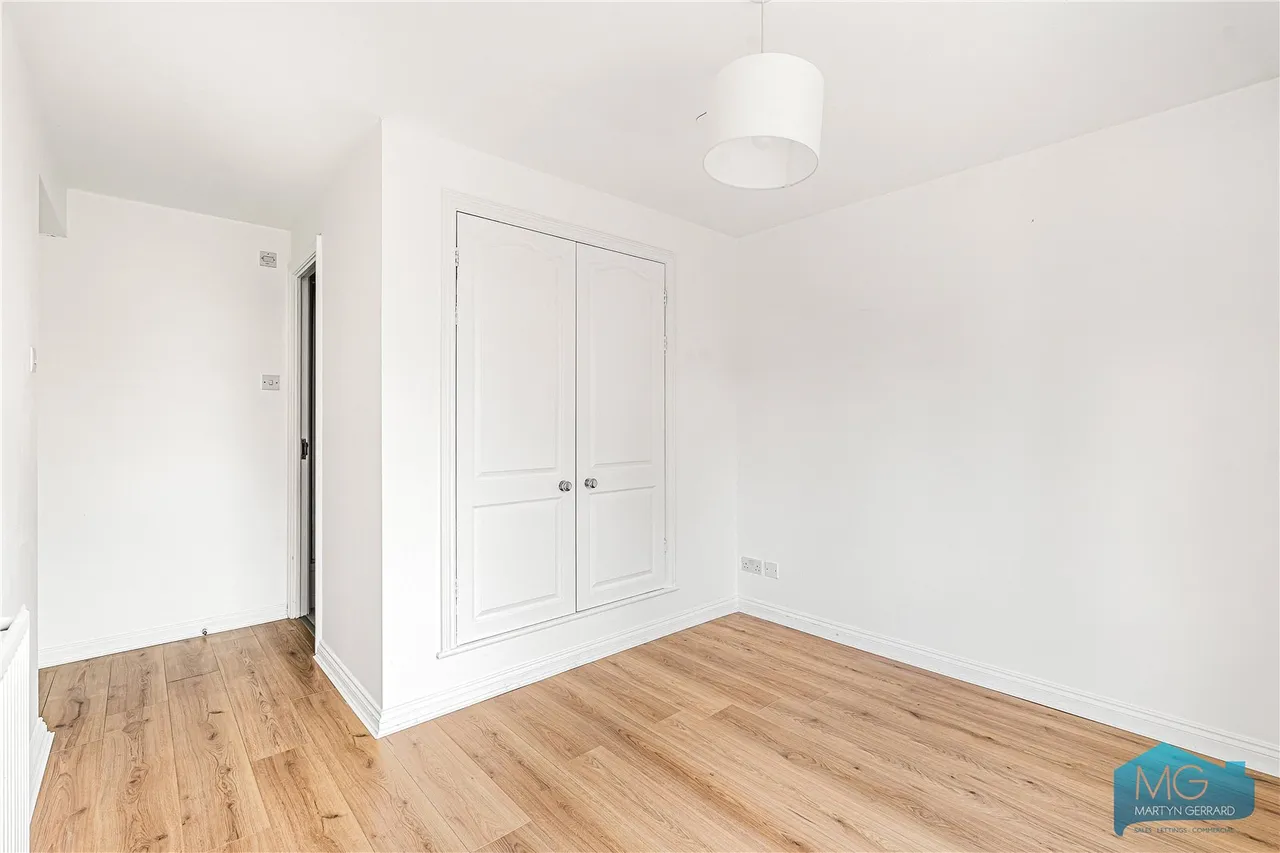 Sparkford Gardens, London, N11, photo 11