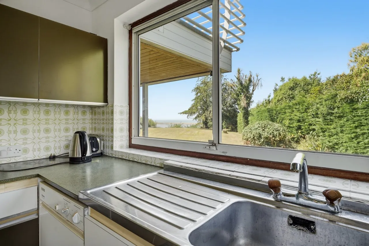Beacon Heights, St. Osyth, CO16, photo 9