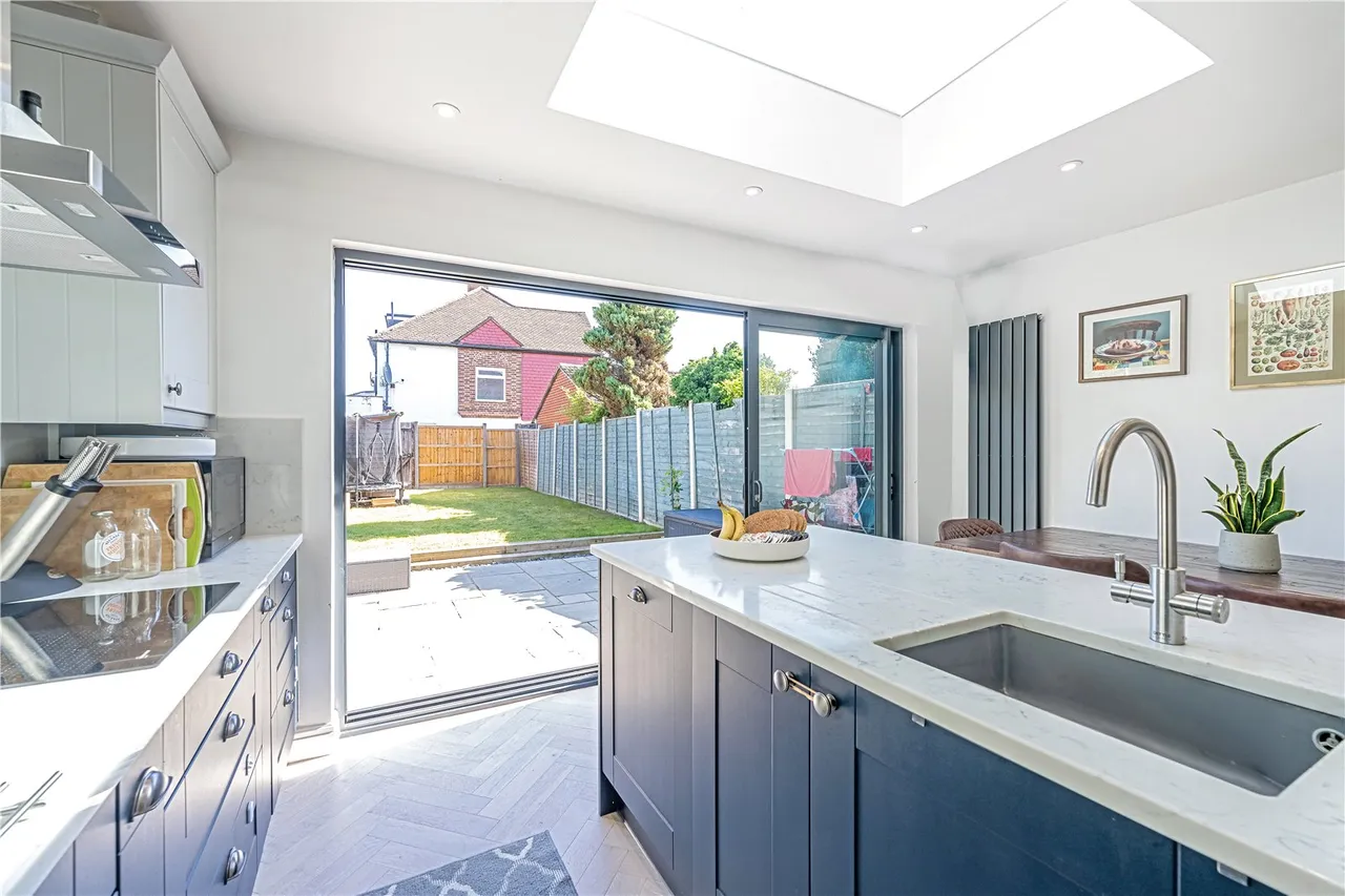 Lincoln Avenue, Twickenham, TW2 6NN, photo 7