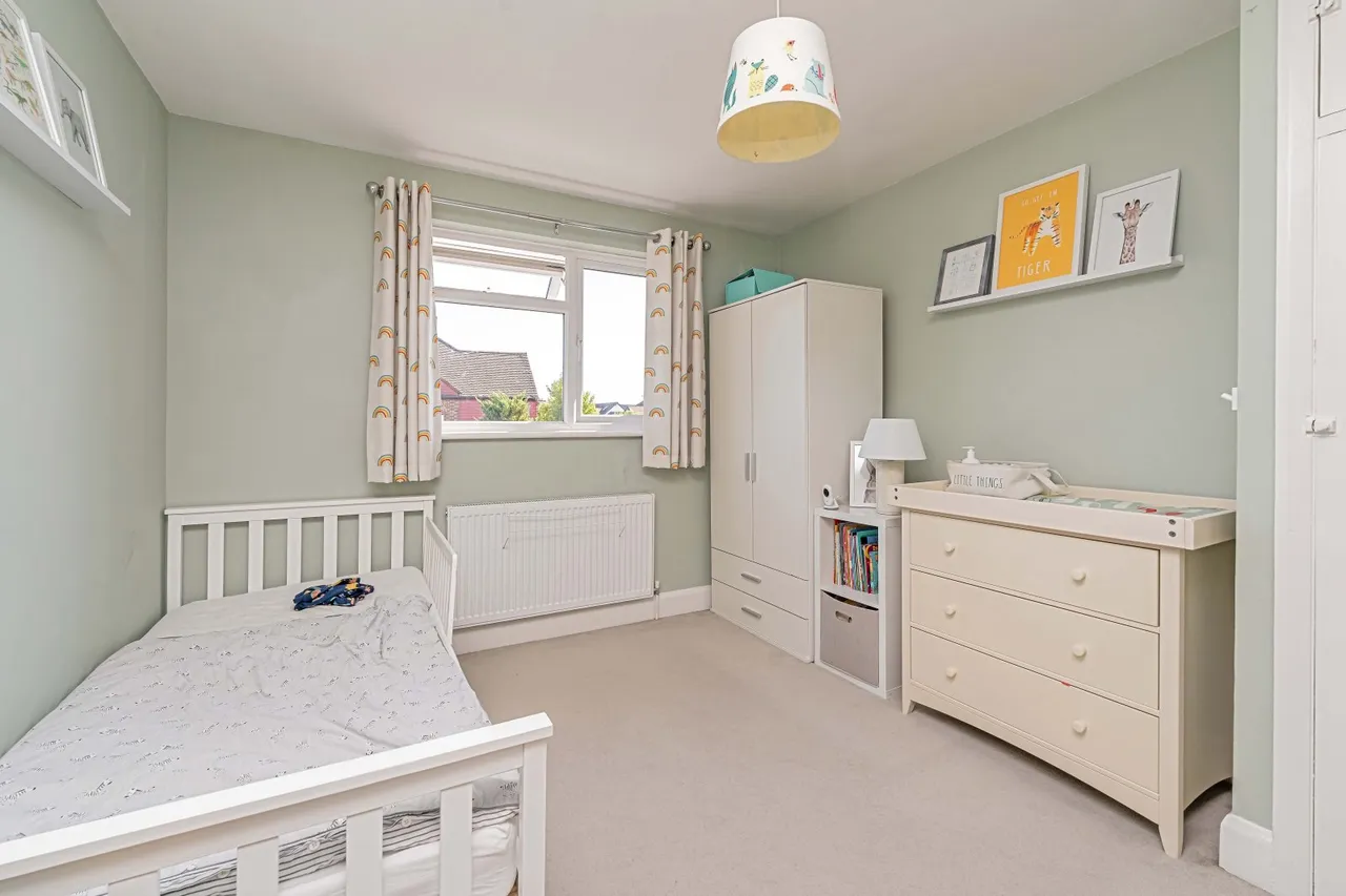 Lincoln Avenue, Twickenham, TW2 6NN, photo 6