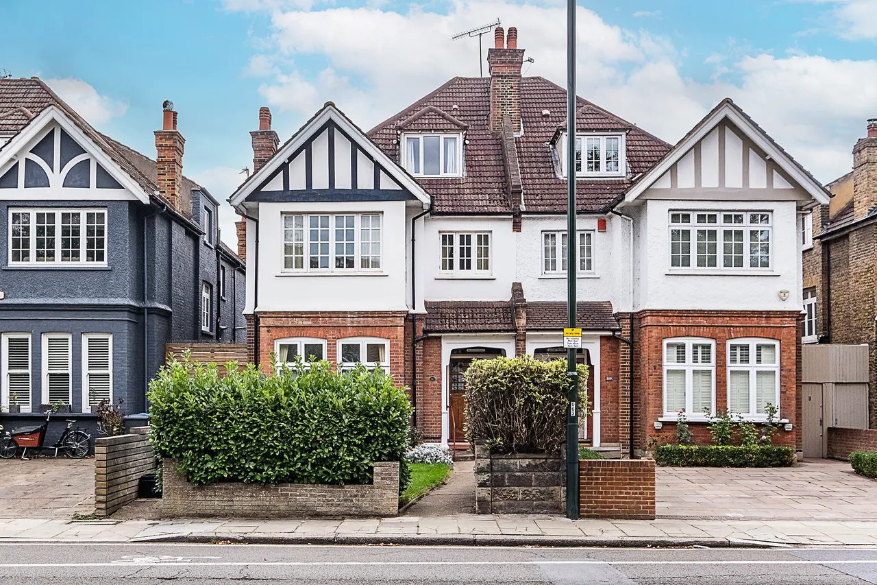 1 bed flat for sale, Sheen Road, Richmond, TW10