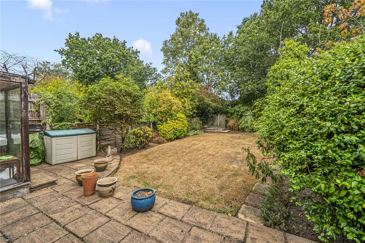 Montrose Avenue, Twickenham, TW2, photo 2