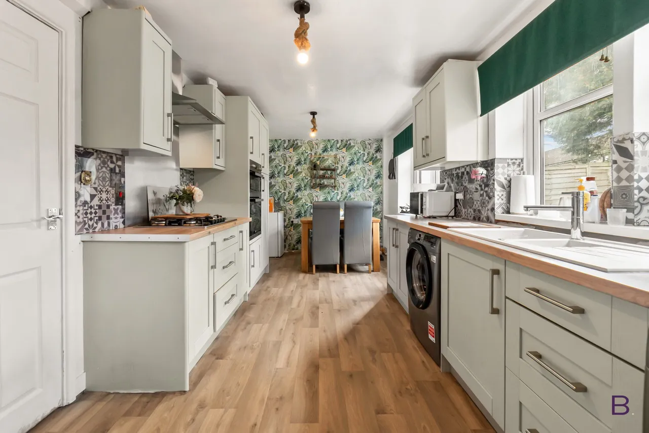 Elmfield Drive, Bradford, BD6, photo 2