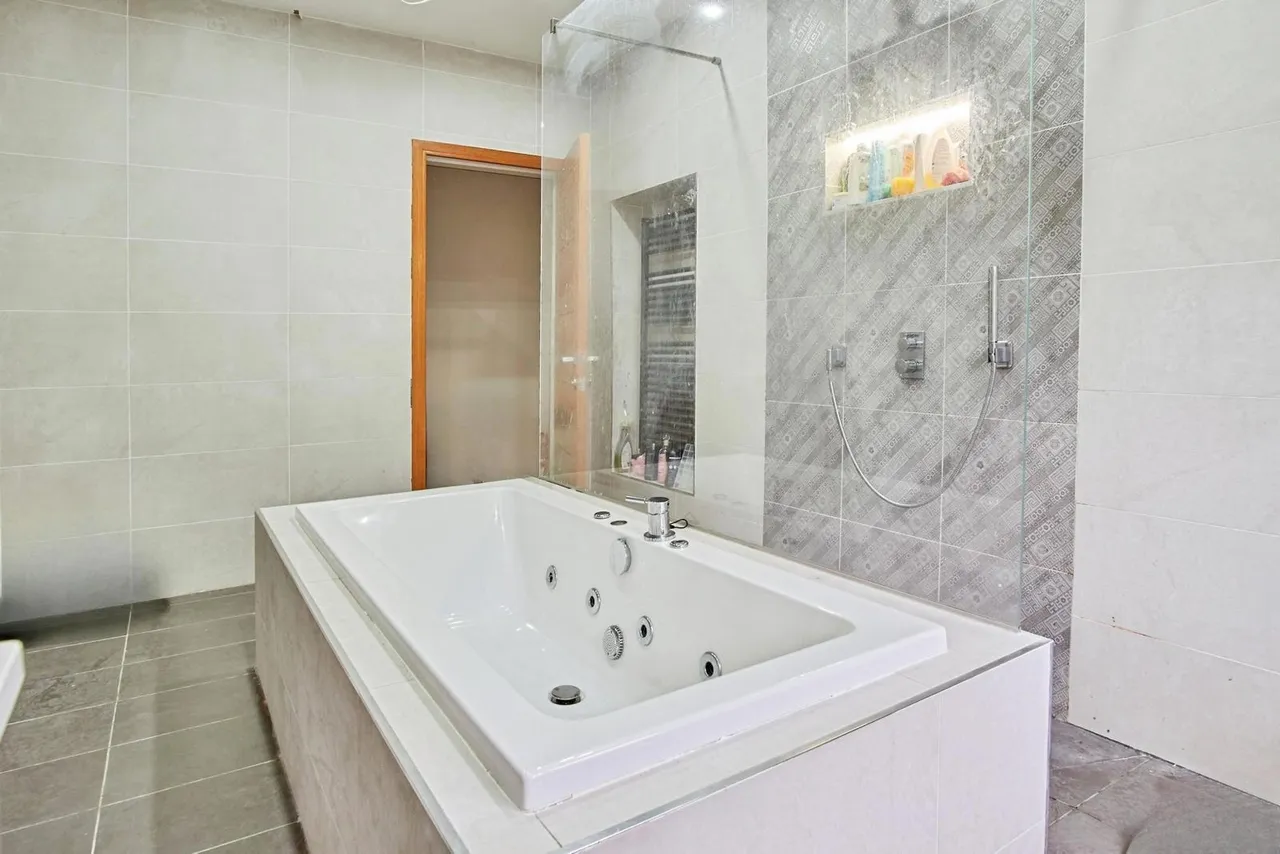 Beaks Hill Road, Birmingham, B38, photo 24