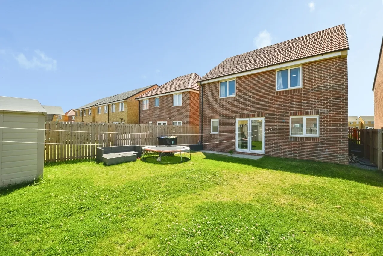 Redpath Gardens, Eston, Middlesbrough, North Yorkshire, TS6, photo 7