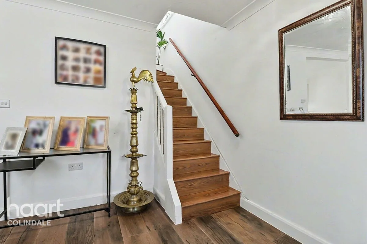 Dryfield Road, Edgware, HA8, photo 2