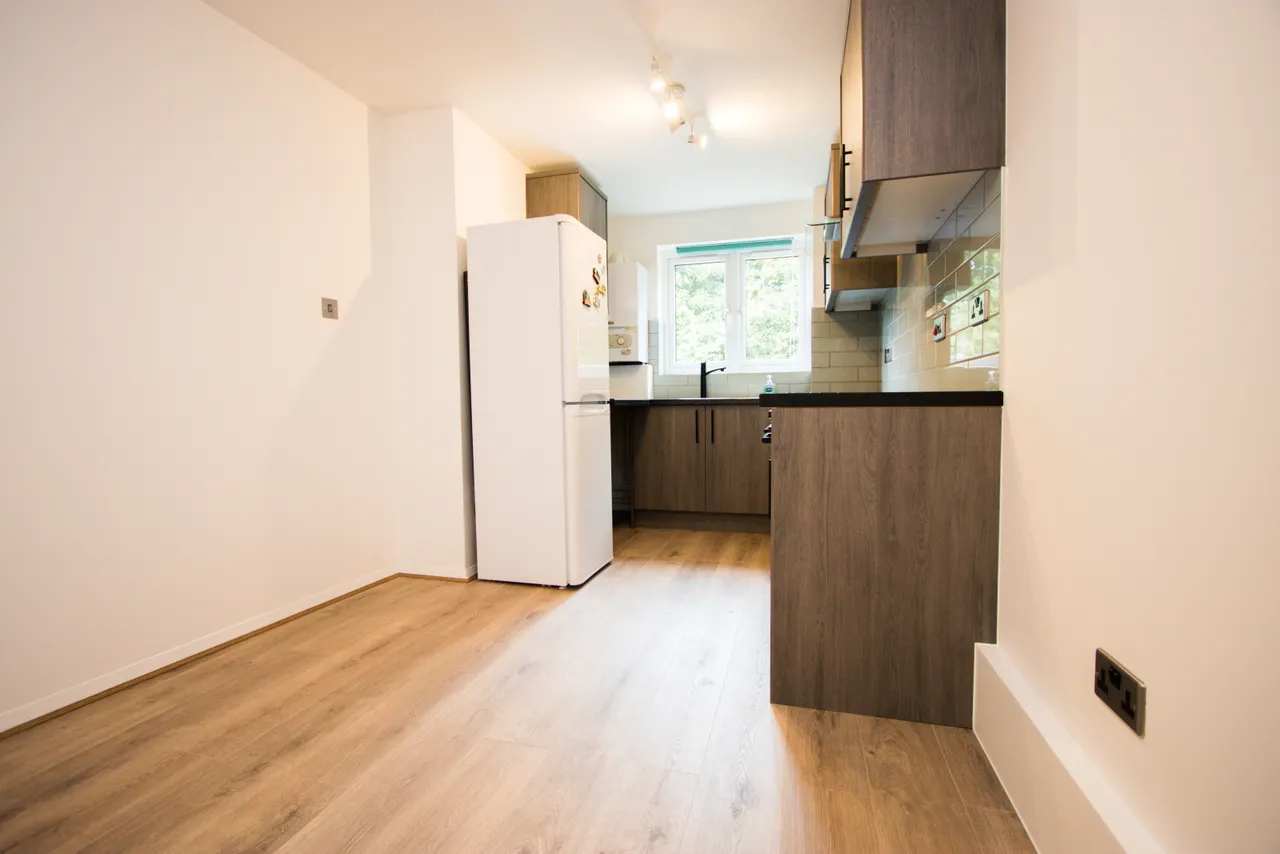 1 bed flat for sale — Streamside Close, N9