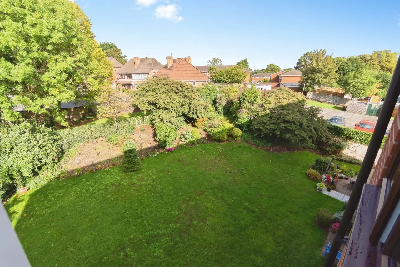 The Green, Kings Norton, B38, photo 5