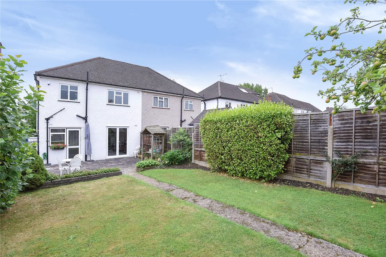 Norwich Road, Northwood, HA6, photo 9