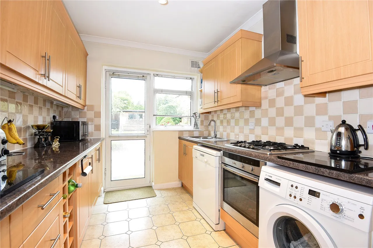 Norwich Road, Northwood, HA6, photo 4