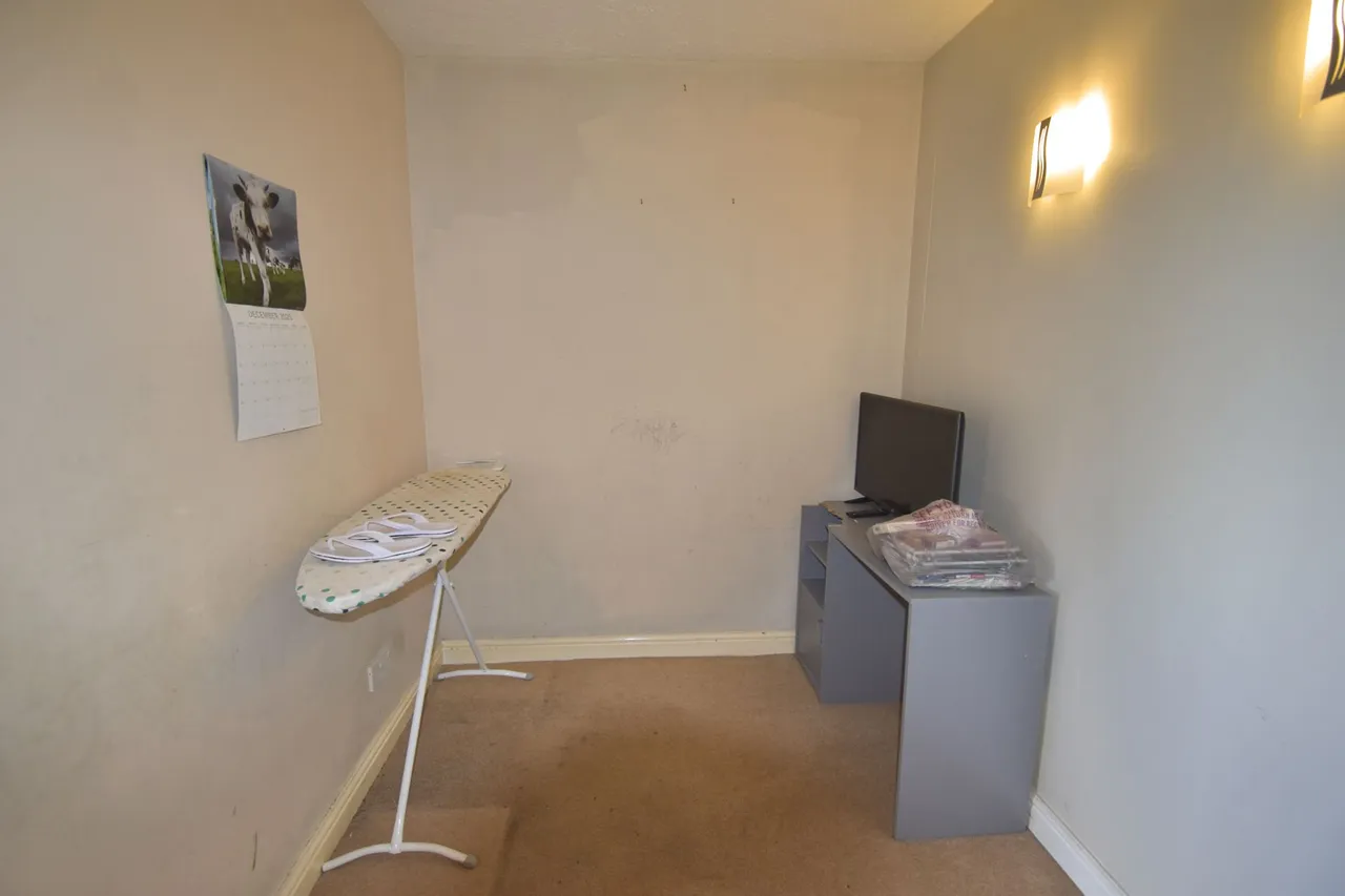 Linglongs Avenue, High Peak, photo 11