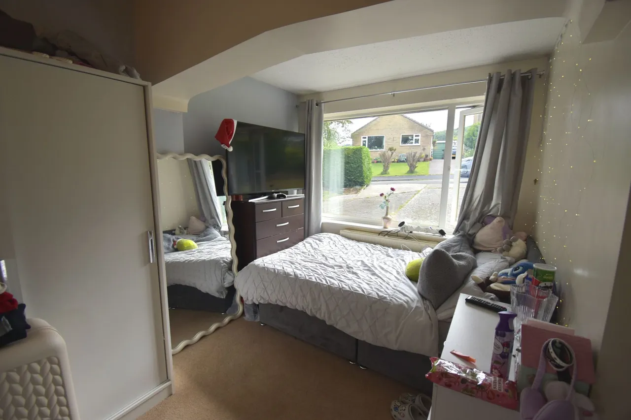 Linglongs Avenue, High Peak, photo 12